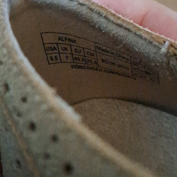 Vionic Womens Alfina Sand/ Tan Suede Leather Lace Up Wingtip Oxford Shoes S-9.5 - Picture 8 of 8